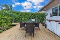 Tropical Oasis with Hot Tub and Grilling Area - Stunning Family Retreat Hotels in North Clairemont
