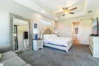 Heated Pool and Spacious Outdoor Lanai - Elegant Waterfront Escape Hotels in Burnt Store Marina