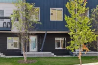 Rooftop Deck and Hot Tub - Lavish Country Music Retreat