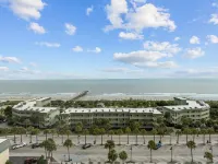 Modern Oceanfront 3rd Floor Condo w/Amazing Ocean View! Pool & Pier Access! 棕櫚島住宿飯店