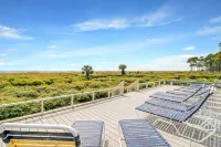 Wake up to Waves Oceanfront 225 Seaside Villa