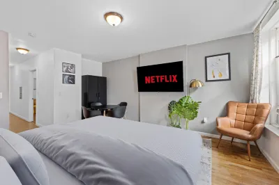 Hoboken King Studio Apt 15 Min from Manhattan! Hotels near Stevens Institute of Technology
