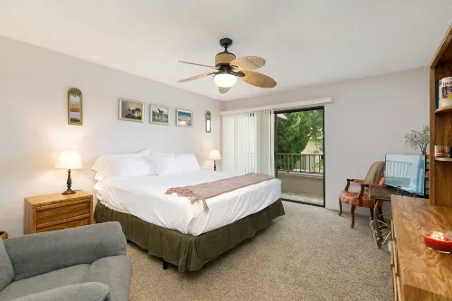 Spacious Living and Tennis Access - Charming Coastal Retreat
