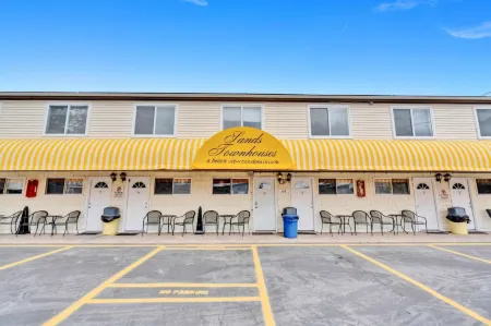 Tranquil Coastal Haven - WiFi, Panoramic Ocean Views Отели рядом с достопримечательностью «Палас Плейленд»