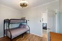 Dreamy Island Escape W/ Shared Pools, Free WiFi, Beach Access, and Central A/C