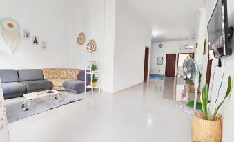 Homey Guesthouse Kertajaya (Syariah)