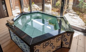 Juhachiro Hanare Yado Ito