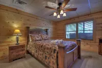 Fire Pit, Hot Tub and Game Room Retreat - Idyllic Serenity