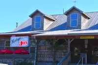 Expansive Views and Inviting Pool Area - Stunning Oceanfront Oasis Các khách sạn ở Myrtle Beach City Center