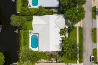 Coconut Canal Hideout | Waterfront Private Oasis Hotels near Boynton Beach station