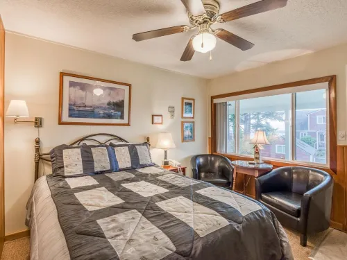 Tranquil Ocean View Escape - Disinfection, WiFi, Grill Hotels in Otter Rock