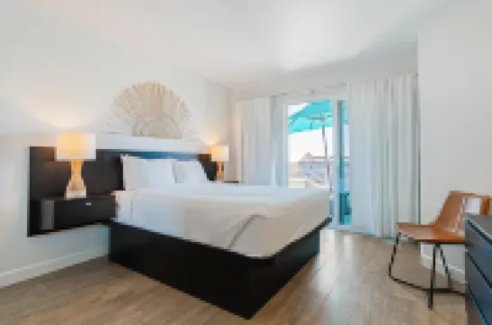 Charming Coastal Retreat with Outdoor Lounge and Firepit - Breezy Escape