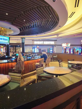 Pet Friendly 2 Bed 1 Bath Home on the water in delightful Buckhead Ridge