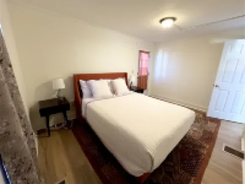 Walk to campus; open concept kitchen/living;nature trail at end of this quiet st