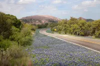 8b 4b nearby pool, Blanco, wine trail, town sq