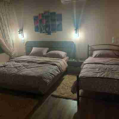 To Spiti Tou Palikara Rooms