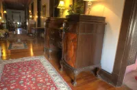 Inn of the Six-Toed Cat Hotels in Allerton