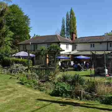 The Winchfield Inn Hotel Exterior