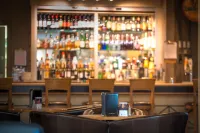Grand Hotel & Conference Centre Calgary Airport, an Ascend Collection Hotel - bar