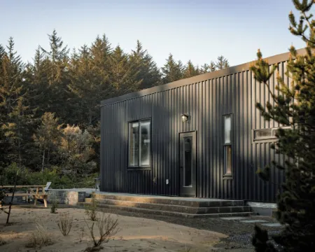 Bay Point Landing Hotels in Coos Bay