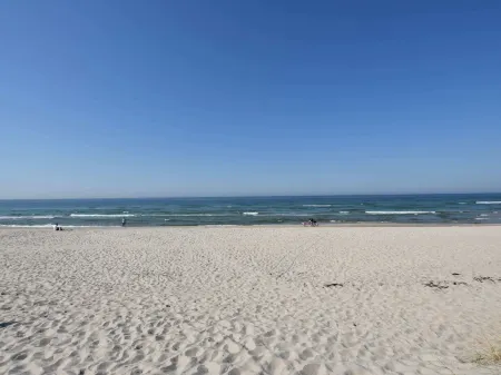 Cozy Stay by Wiek Harbor