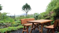 Red Robin - Vacation Homes Next to Svartifossur Waterfall