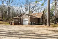 NEW! Woodland Retreat - Hot tub/Game Room/Firepit Hotels near White Gates Farm