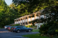 Ogunquit the Milestone Inn - parking