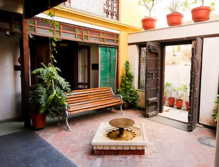 Mangaldas Ni Haveli II by the House of MG Отели рядом с достопримечательностью «Dada Hari Ni Vav»