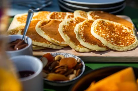 L'Oasis Vendargues Отели в г. Жаку