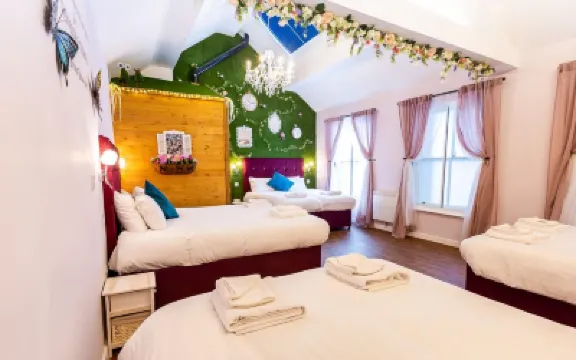 Honeypot House Hotels in 