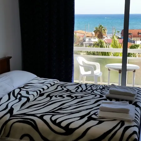 Pelides Apartments