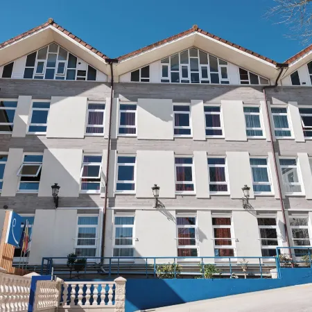 Loop Inn Hostel Santiago de Compostela Отели рядом с достопримечательностью «Многофункциональный комплекс "Фонтес-до-Сар"»