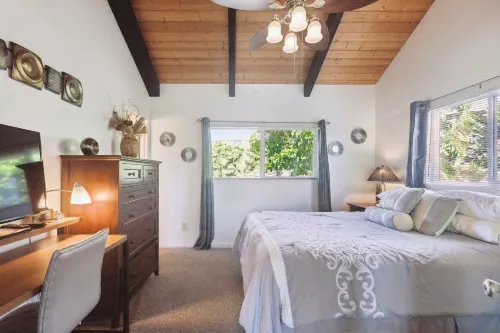 Cozy Sunset Views W/ Lanai - Close to Beach 1 Bedroom Home by RedAwning - parking