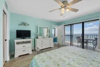 Gull Watch by Avantstay Beachfront Condo Hotels in Lower Grand Lagoon