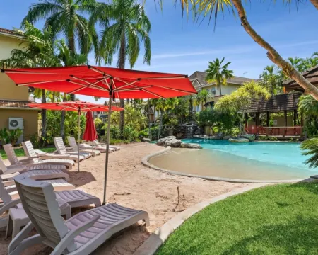 Reef Apartment Cairns - 4 Pools Resort BBQ Hotels in Edge Hill