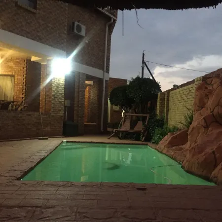 Lapeng Village