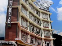 Shambala Inn โรงแรมใกล้Banjhakri Falls and Park