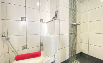 Quite 2Br Apartment AC in Living Room at the Jarrdin Cihampelas