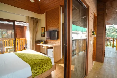 TreeHouse Mars Beach Cottages