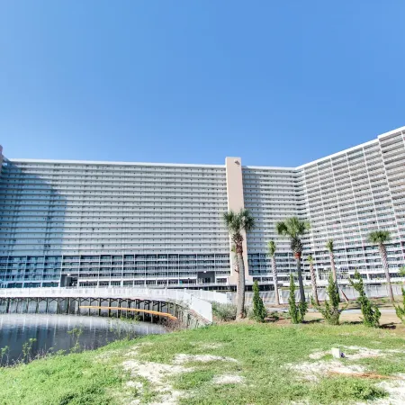 Laketown Wharf by Book That Condo