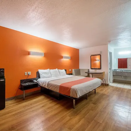 Motel 6 San Antonio, TX - Fiesta Trails Отели рядом с достопримечательностью «Медицинский центр»