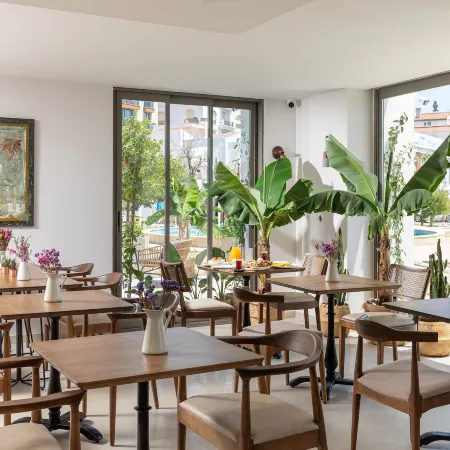Cumbalıca Beach Hotel