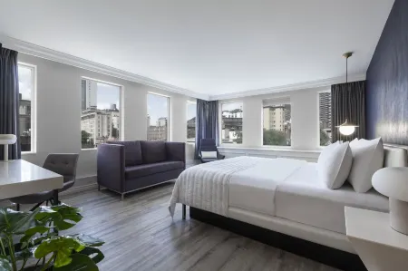 Sens Høtel Отели рядом с достопримечательностью «Centre for Structural and Functional Genomics»