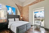 Luxury Downtown Dallas Stay by Amyfinehouse