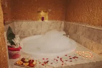 Holiday Cave Hotel - โรแมนติก
