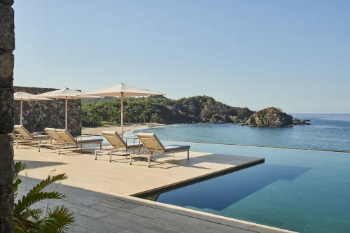 Four Seasons Resort Tamarindo, Mexico فنادق في La Huerta