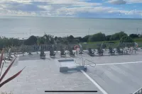 Barmouth Pet-Friendly 2-Bed Caravan with Sea View