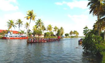 Houseboat Cruise in the Backwaters of Kerala