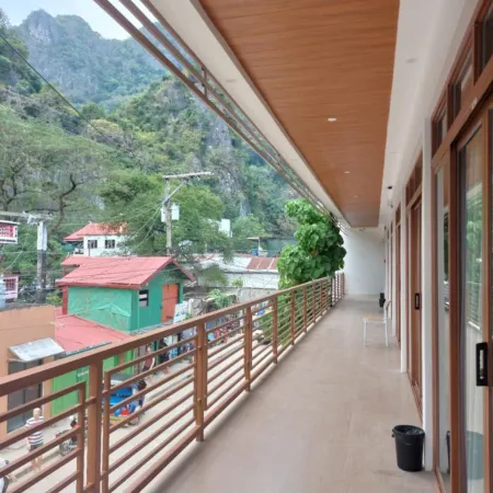 Beehive elnido tourist inn